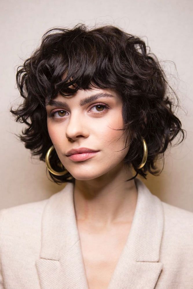 Image of Long pageboy hairstyle with curls