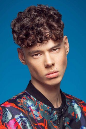 How To Get And Style Curly Hair Men Like To Sport