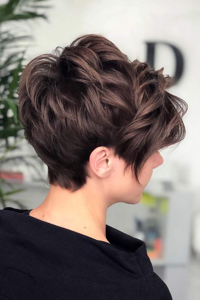 7 Gorgeous Feathered Hairstyles for Every Hair Length