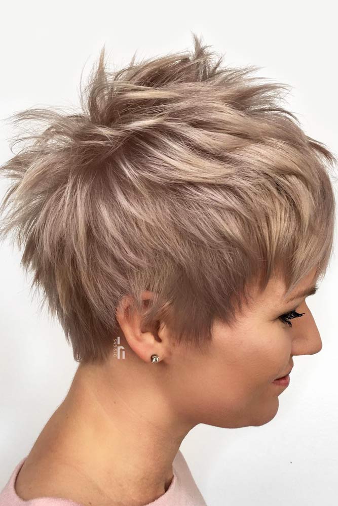 Short Edgy Pixie Cut #featheredhair #featheredhaircuts #haircuts #shorthair #pixiecut