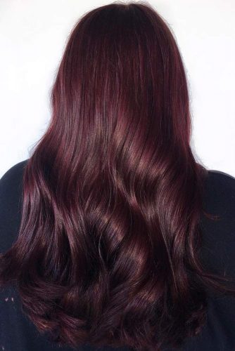 A Stylish Mahogany Hair Trend That You Should Try