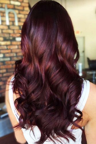 A Stylish Mahogany Hair Trend That You Should Try