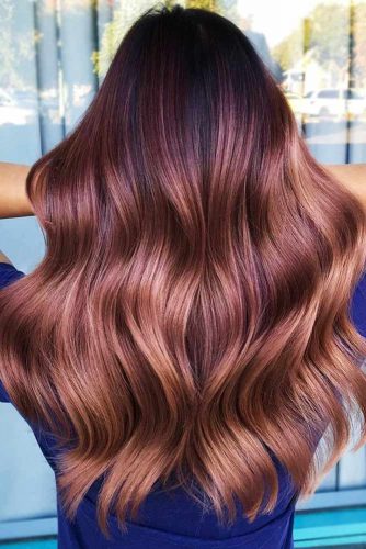 A Stylish Mahogany Hair Trend That You Should Try