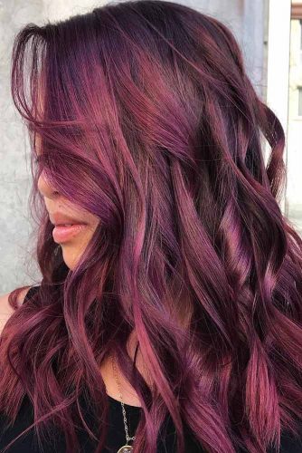 A Stylish Mahogany Hair Trend That You Should Try