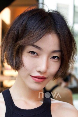 Chin Length Bob With Middle Part #asianhairstyles #hairstyles #bobhairstyle #brownhair