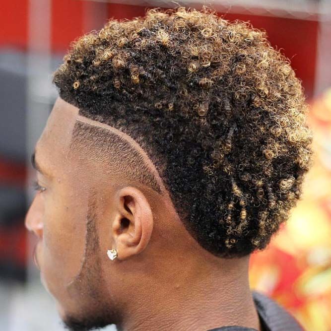 Cachos Naturais Desbotamento Diagonal #blackmenhairstyles #blackmenhaircuts