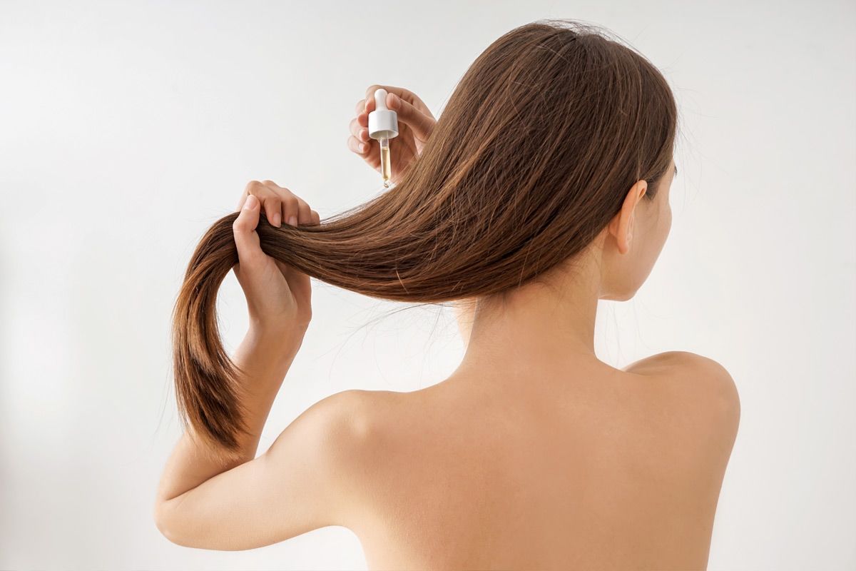 Everything You Should Know About Tea Tree Oil For Hair - The Key To Healthy Chevelure