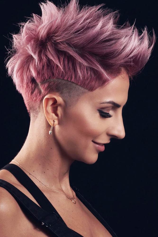 Short Pixie With Undercut Design #undercutpixie #pixiehaircut #undercut #haircuts