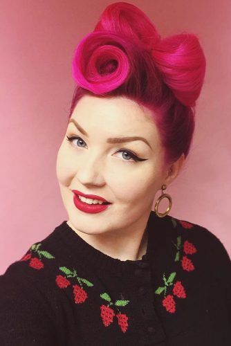 Victory Roll Hair Bow #updo #victoryroll