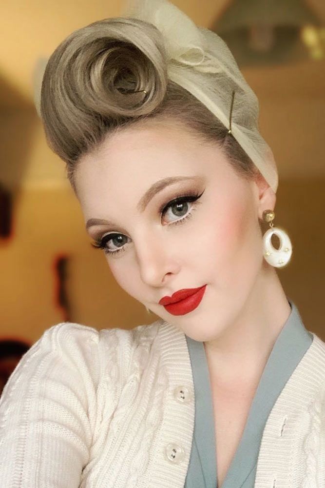 Modern To Vintage Victory Rolls Styles To Add Some Pin Up Vibes 