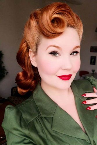 Victory Rolls Wavy Styling #wavyhair #victoryroll