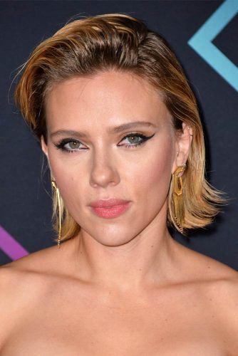 Straight Bob With Flipped Ends #scarlettjohansson #shorthair #hairstyles