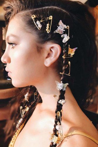 The Revival Of The Hair Clips Trend Types Of Barrettes & Ideas Every Modern Girl Should Know #hairclips #hairaccessories