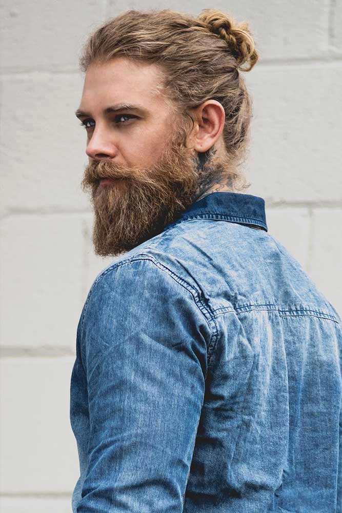  Loose Bun With Full Beard #samuraihair #menhairstyles