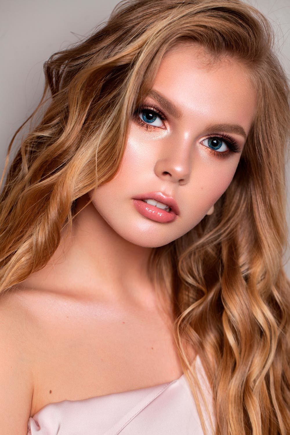 Colorist Insights How To Highlight Hair At Home