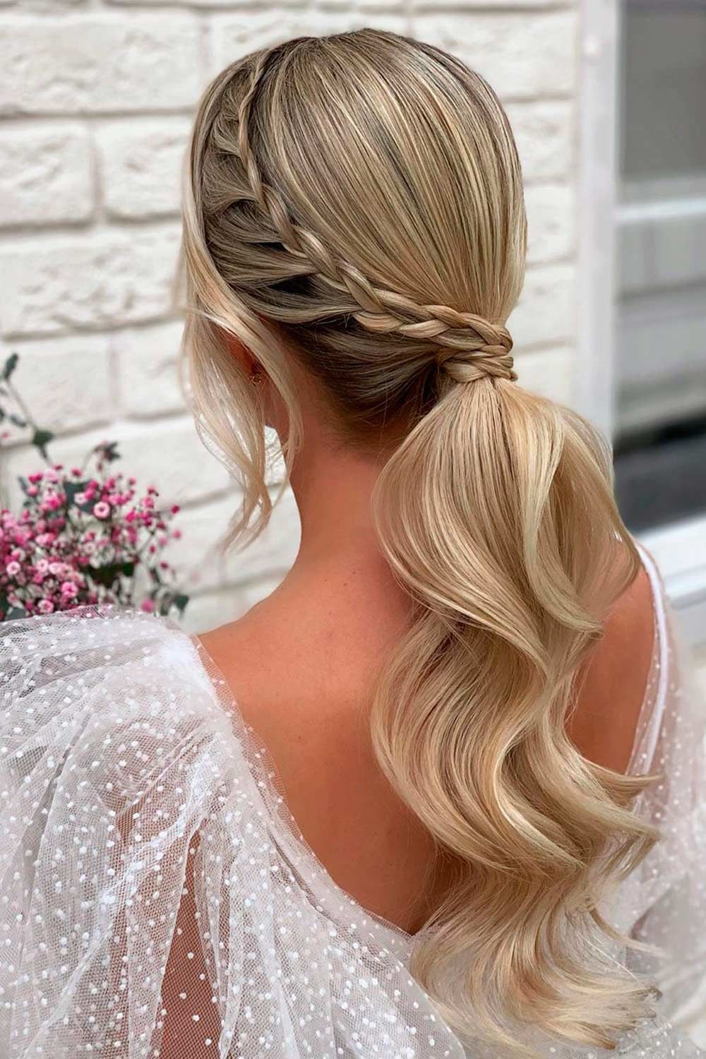 35 Unique Low Ponytail Ideas For Simple But Attractive Looks