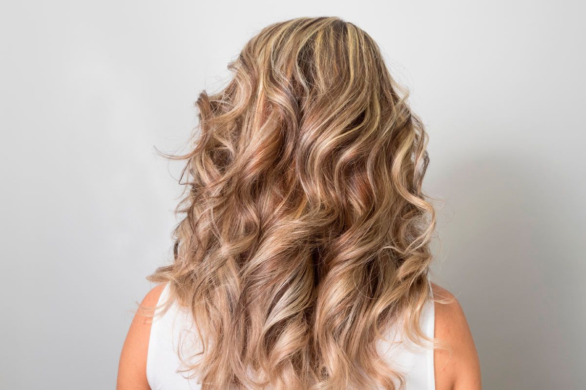 How to Highlight Hair Yourself & Don’t Mess It Up — A Colorist-Approved Guide