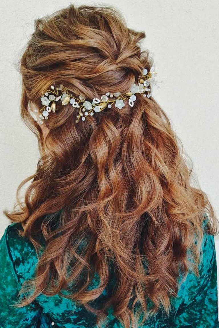 Christmas Hairstyles for Wavy Hair | LoveHairStyles.com