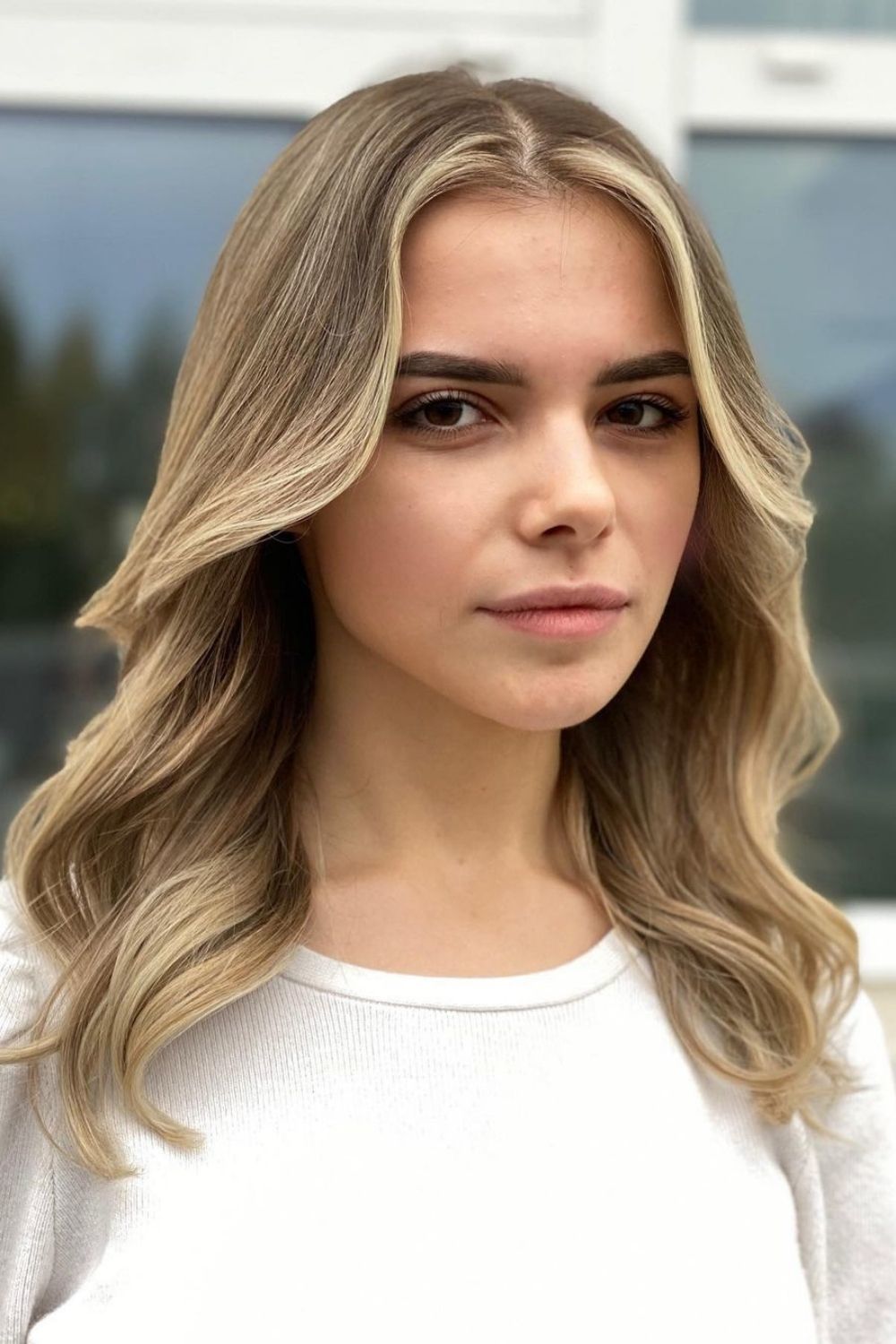 Front Highlights Blonde Hair Styling