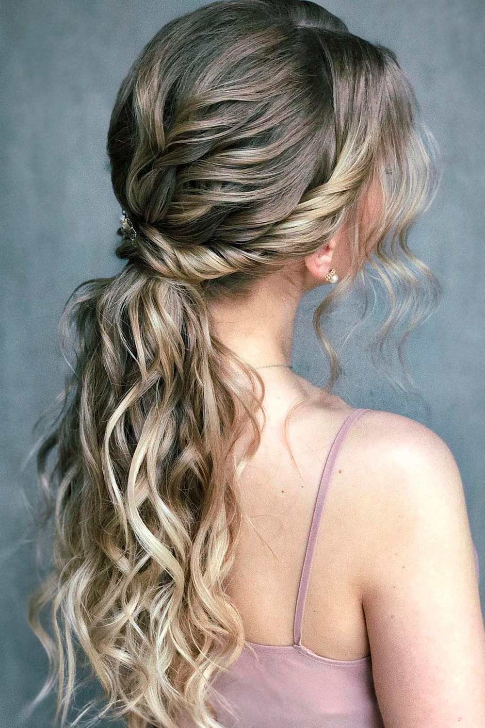 Nice Low Ponytail Hairstyles For A Holiday