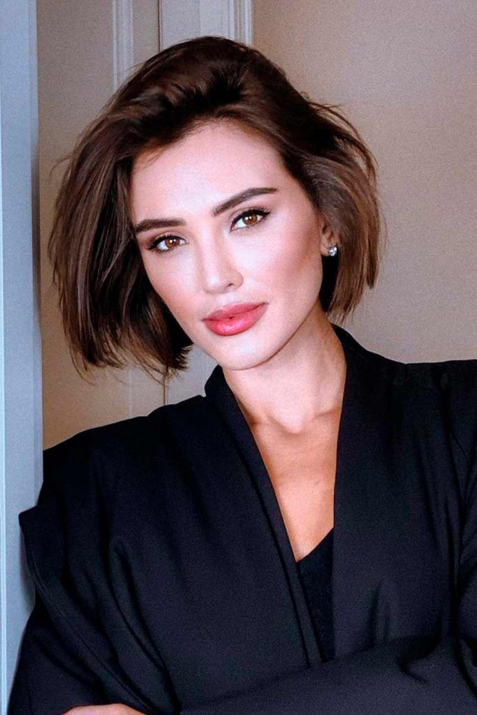25 Short Haircuts for Oval Faces for Women  All Things Hair US