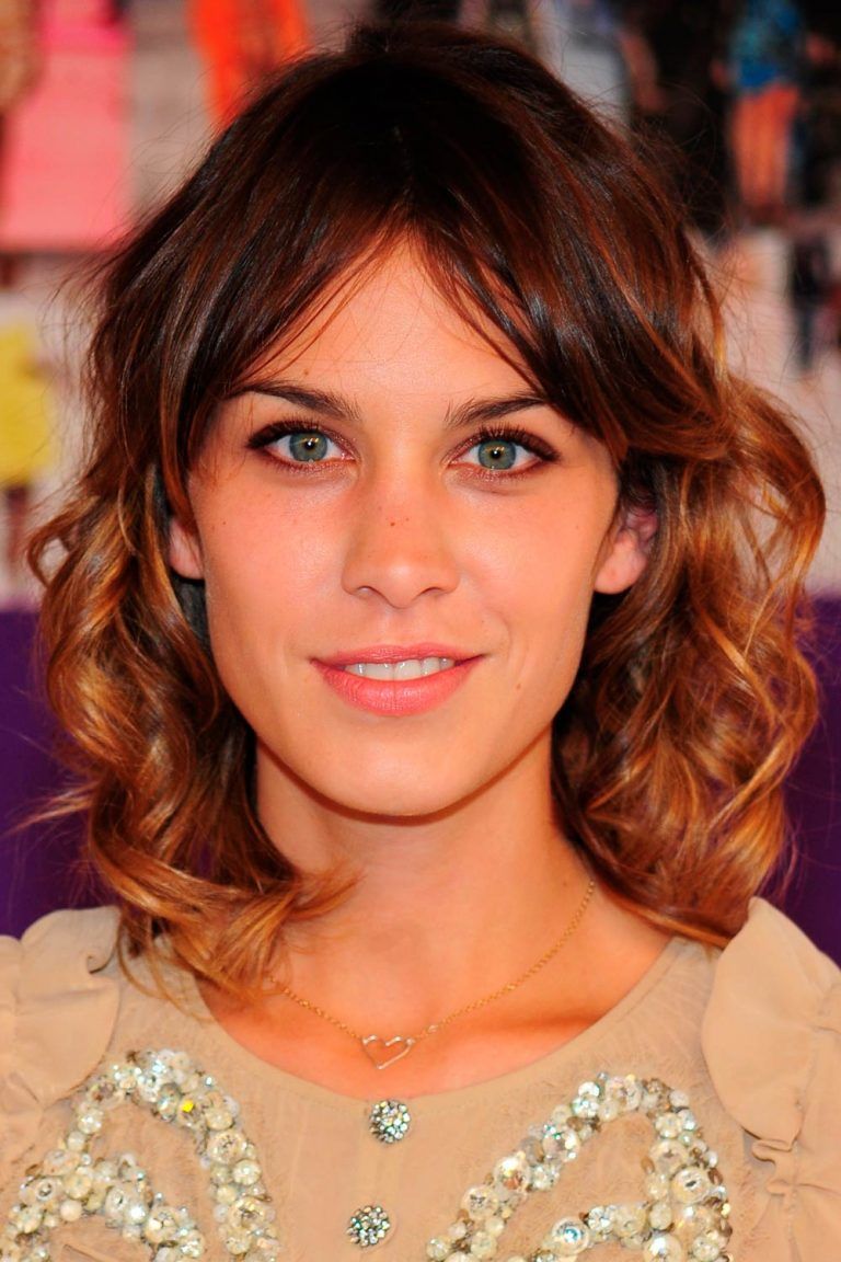 how to cut curtain bangs for curly hair