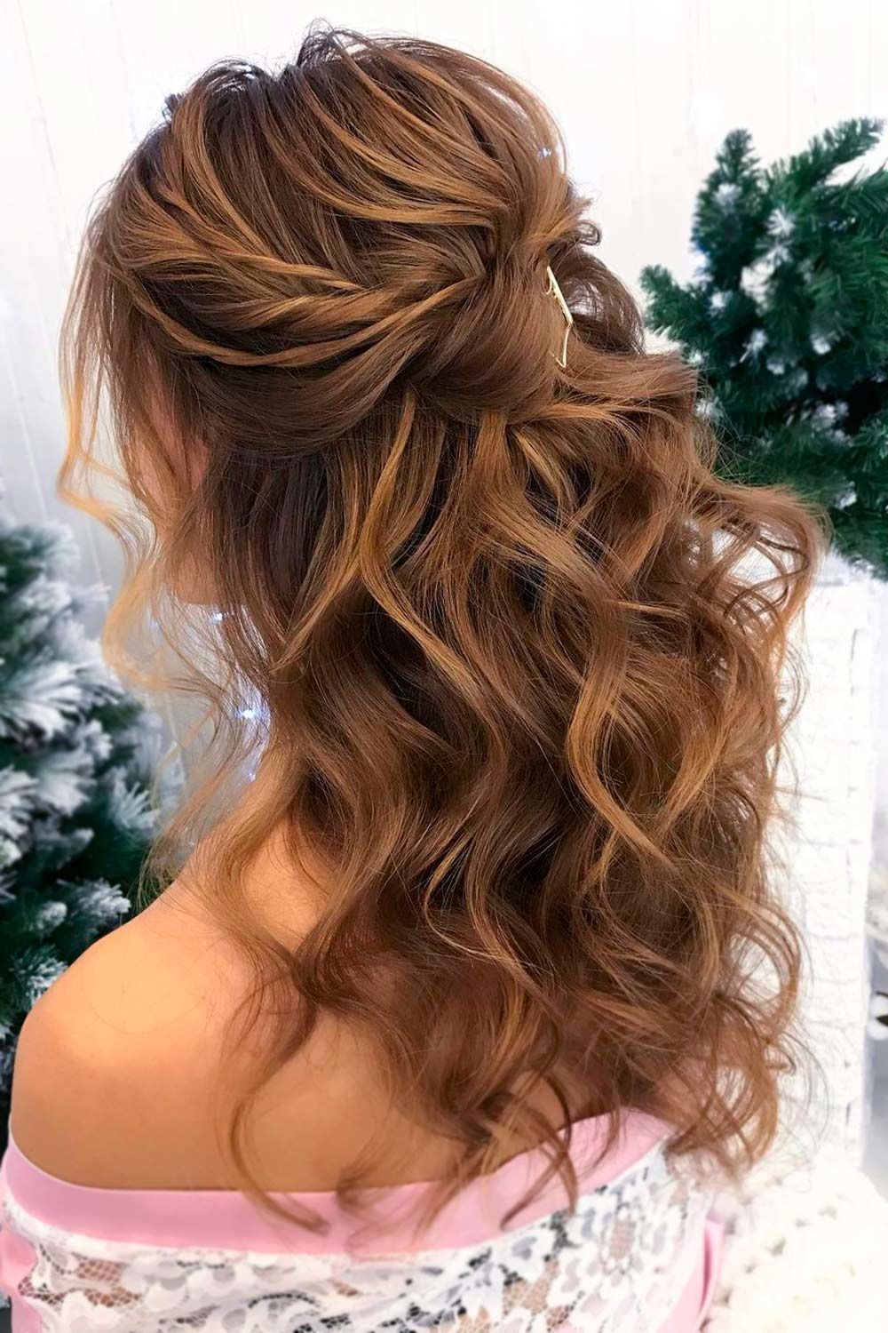 Simple Wavy Hair Half-Up 