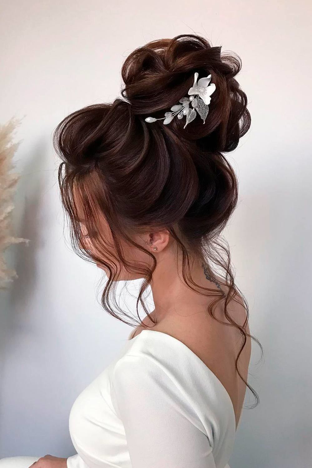 Hairstyles That Match Your Dress