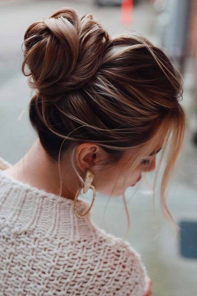 Easy 5-Minute Knot Updo