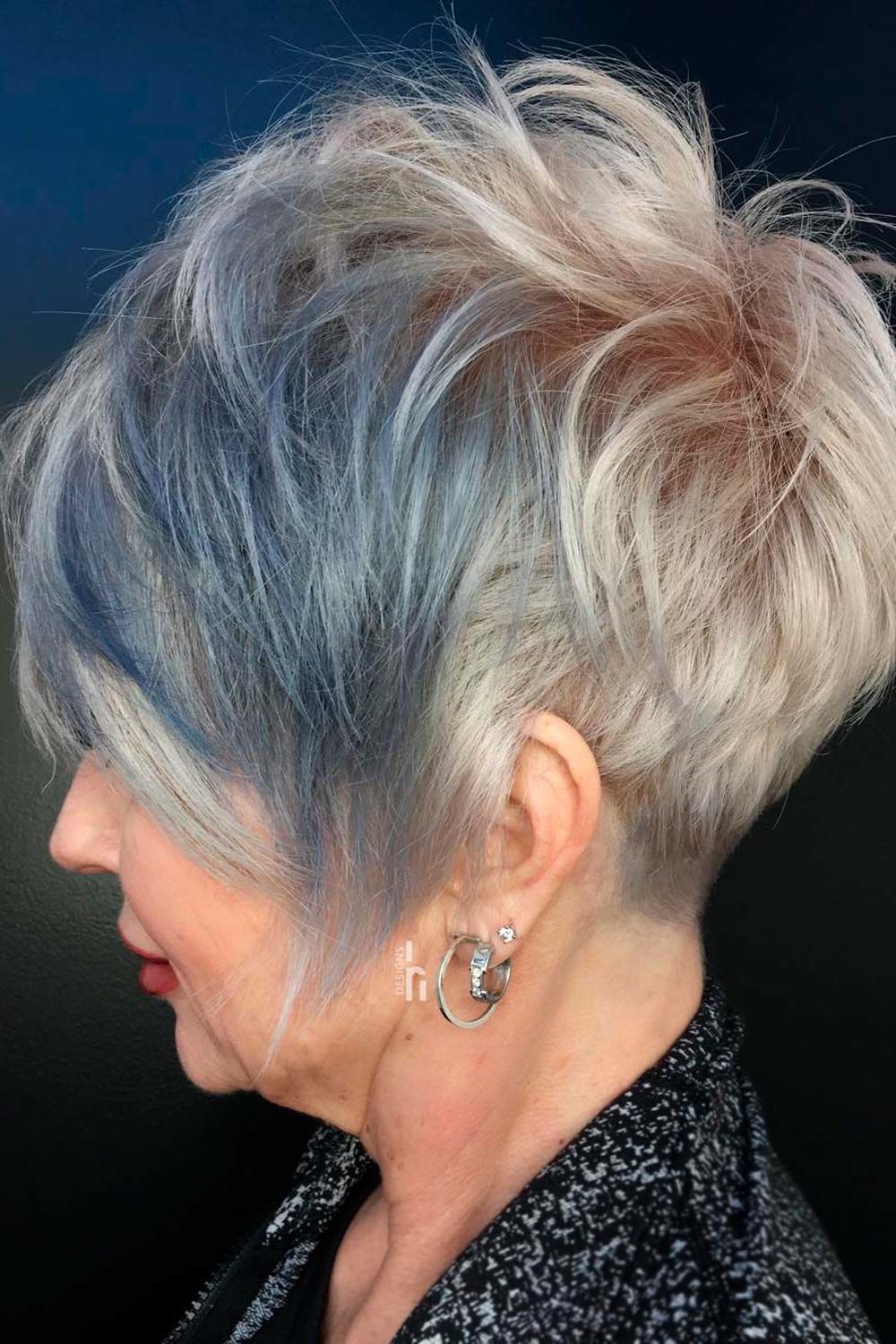 45 Pixie Haircuts For Women Over 50 To Enjoy Your Age   Pixie Haircuts For Women Over 50 Messy Platinum Blonde Blue 