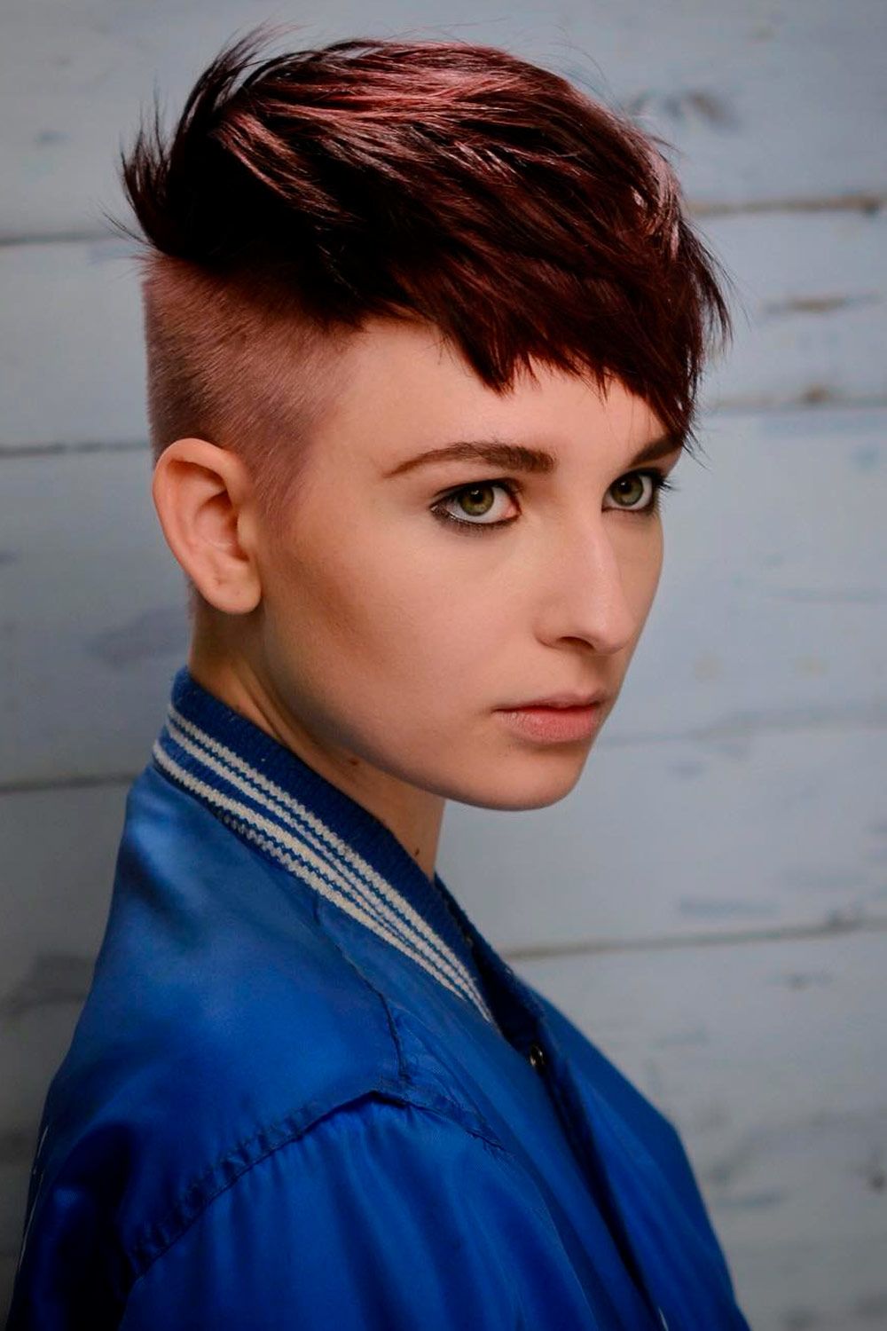 Short Natural Haircuts For Round Faces