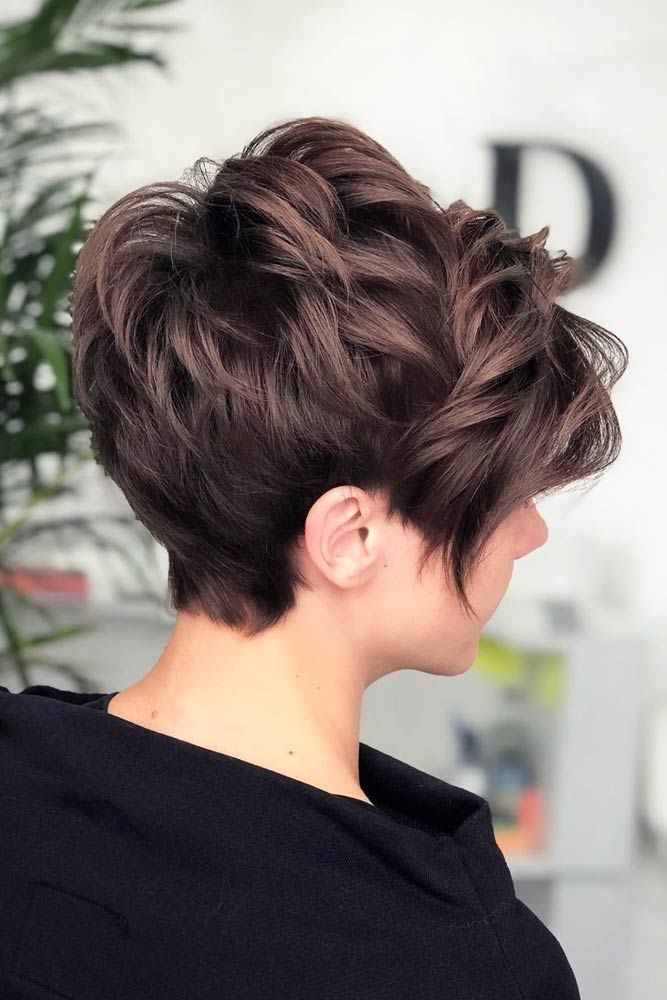 Voluminous Pixie With Wavy Texture #shorthaircuts #shorthairstyles #shorthair