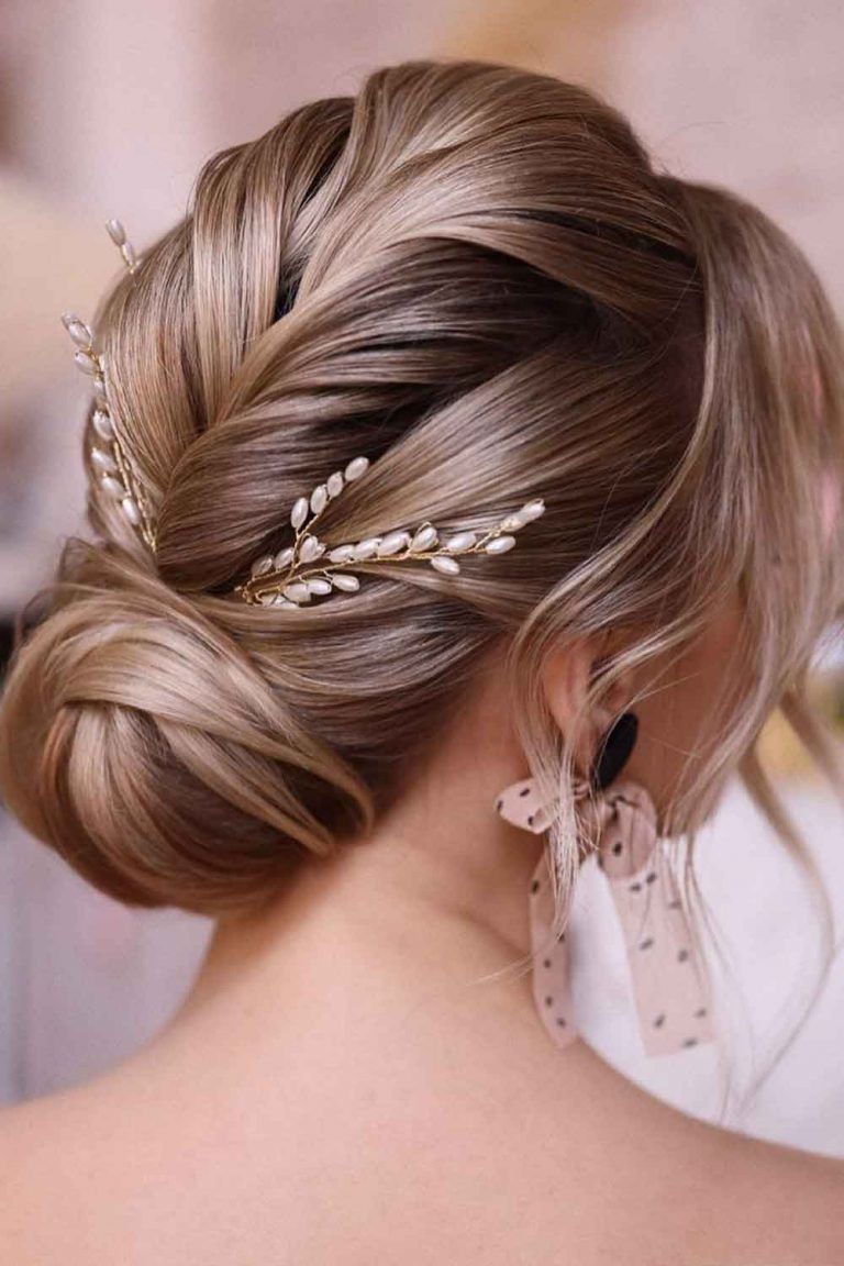 9 Chic Formal Hairstyles For Medium Hair | LoveHairStyles