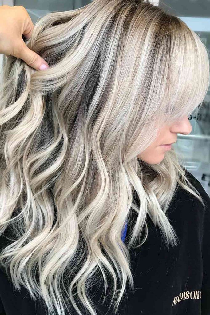 50 Flattering Blonde Highlights Ideas For 2022 : Champagne Blonde