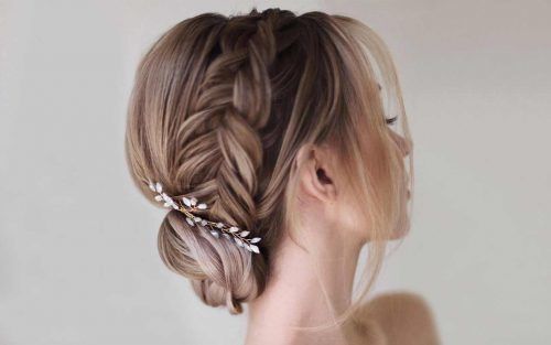 Romantic Braided Hairstyles For a Romantic Date