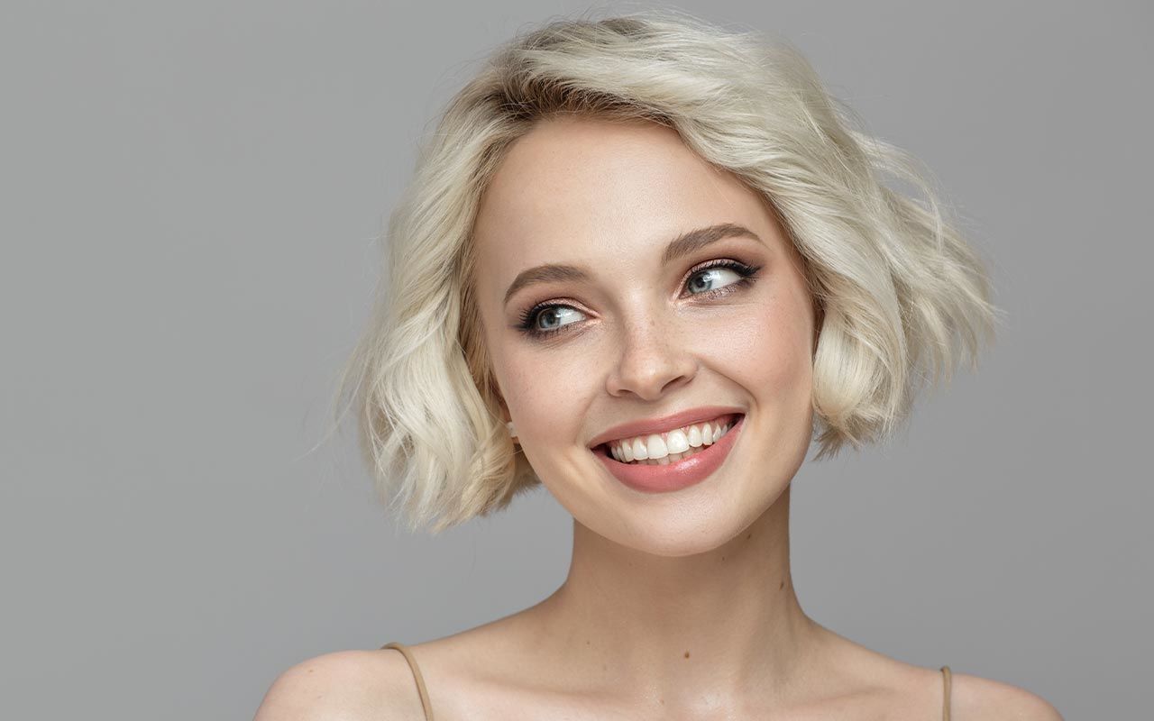 38 Pretty Short Hair Updos You'll Want to Wear to the Next Party