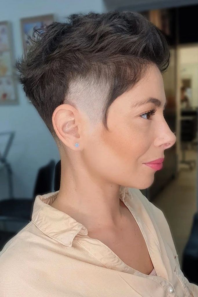 Tapered Pixie with Unordinary Shaved Temple Hair