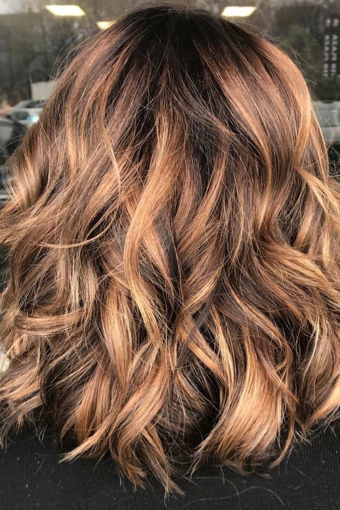 For a sultry summer look, this sun-kissed balayage is super sexy