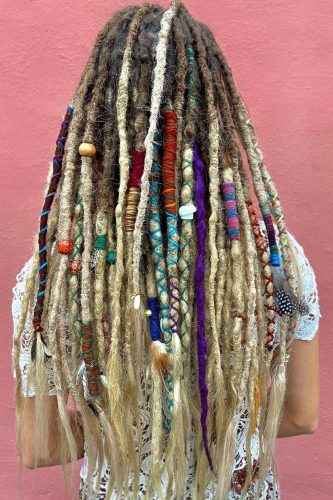 How To Wear Blonde Dreads With Style In 2025 Blonde Dreads Ombre Hair Beads 333x500