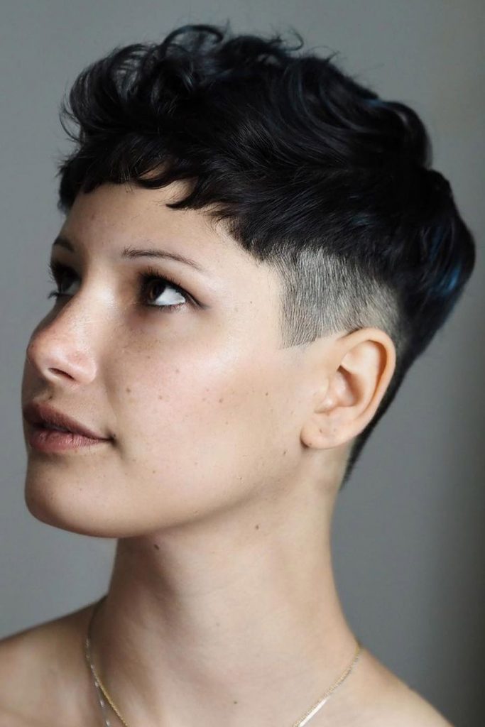 If you want your pixie to show its daring side, you need to sacrifice some length on your sides, letting undercut into your life