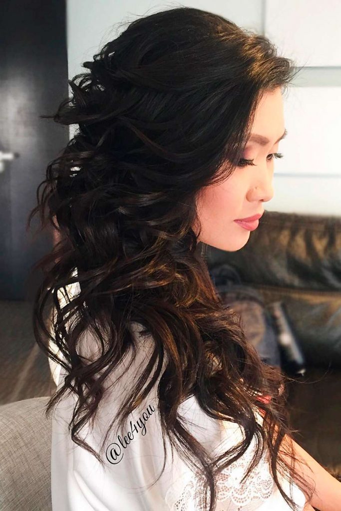 Asian Hairstyles Women Textured Messy Long Hairstyle