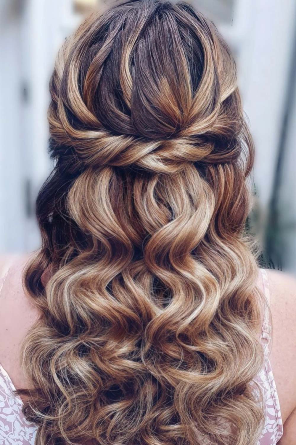 15+ Half Up Half Down Hairstyles For 2024