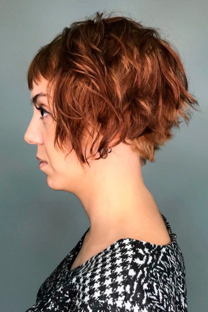 While shaggy short hair styles are not at the peak of their popularity, they can still be incorporated into other trendy cuts, such as a bixie hair cut