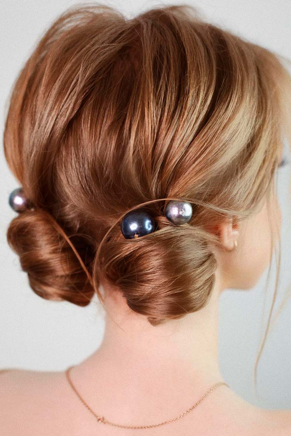 Did you know that baubles may go not only on the Christmas tree but on your hair as well?