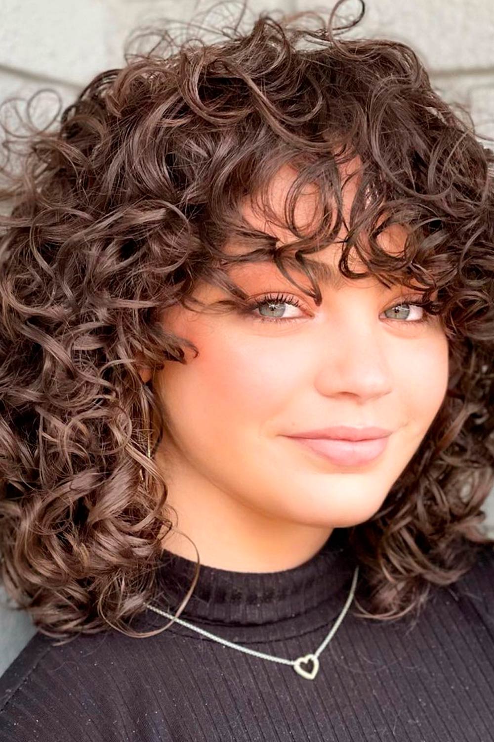 37 Amazing Short Curly Hairstyles for Women
