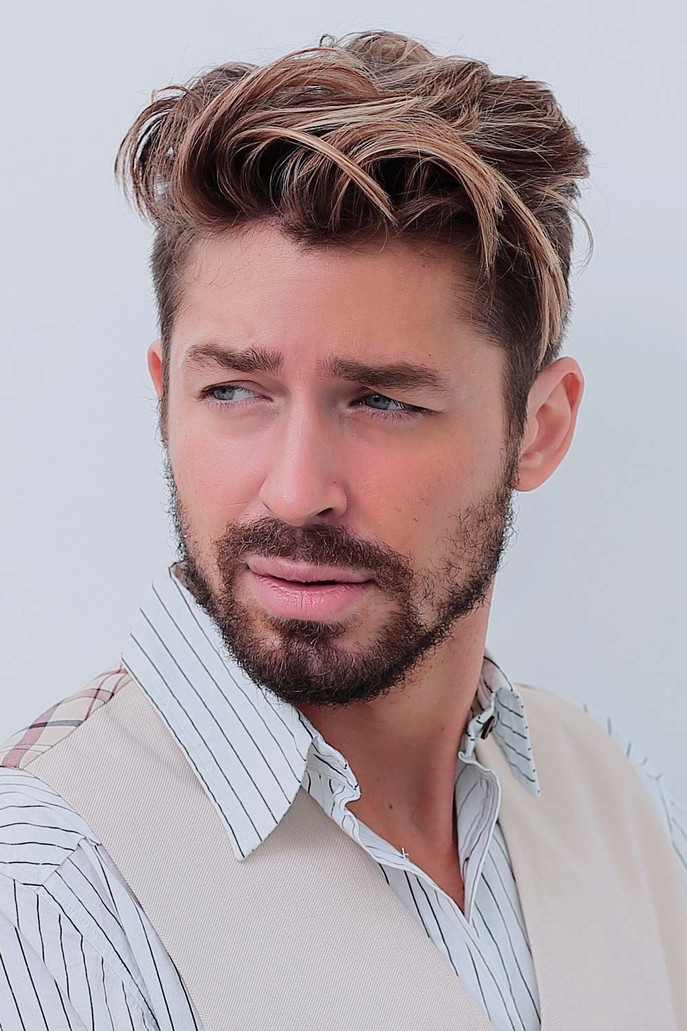 frosted-tips-hair-men-medium-tapered-haircut.jpg