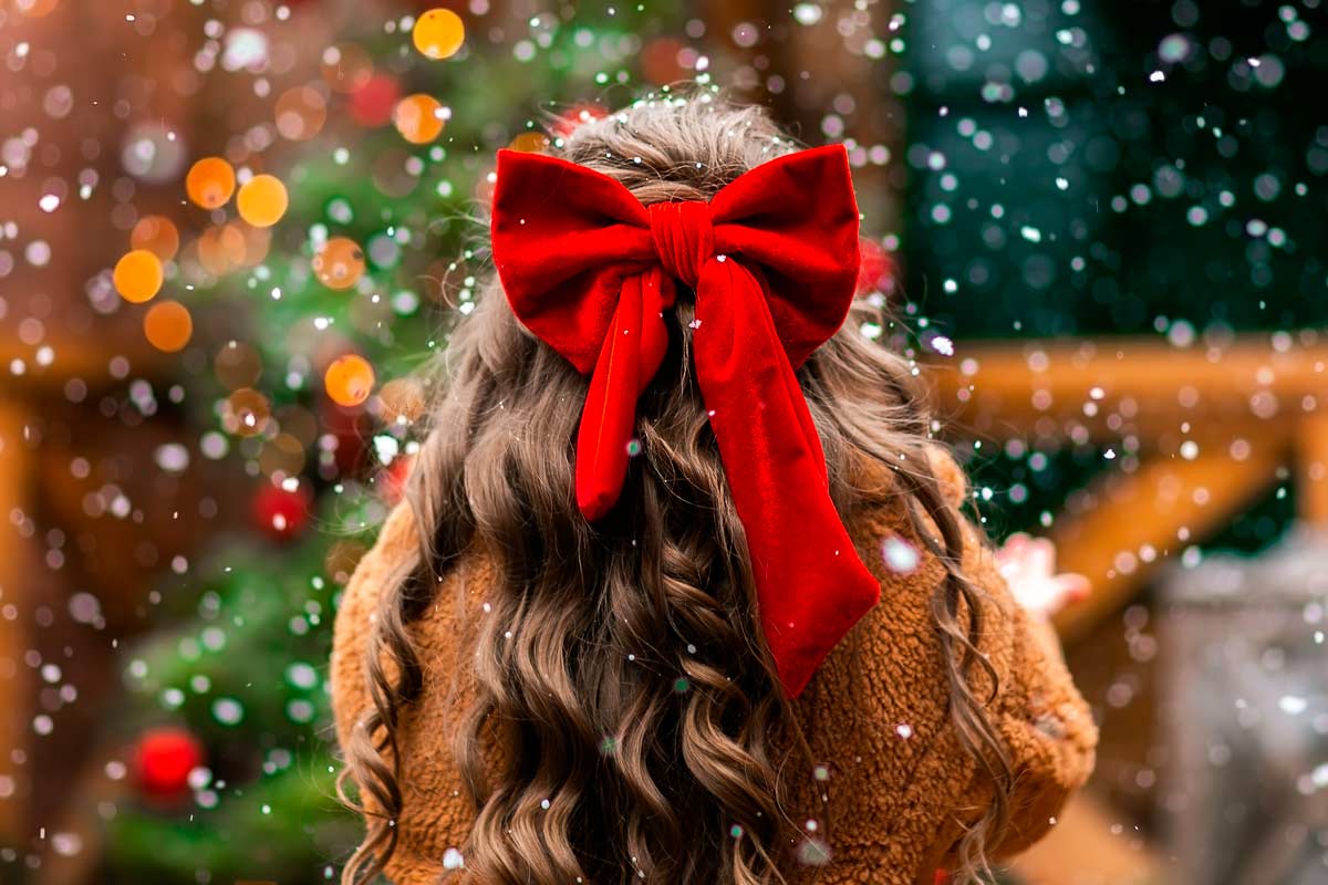 12 Super Cute DIY Christmas Hairstyles for All Lengths  Hair styles Bow  hairstyle Holiday hairstyles