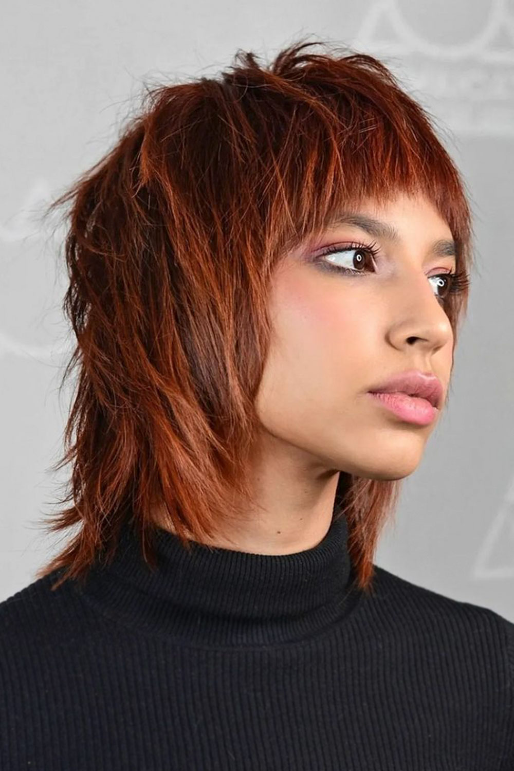 This bang focuses more on texture and unequal layers with diverse lengths