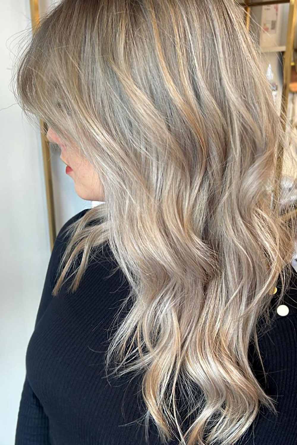 Mushroom Hairstyle with Warm Babylights #mushroomblonde #mushroomblondehair #blondehair