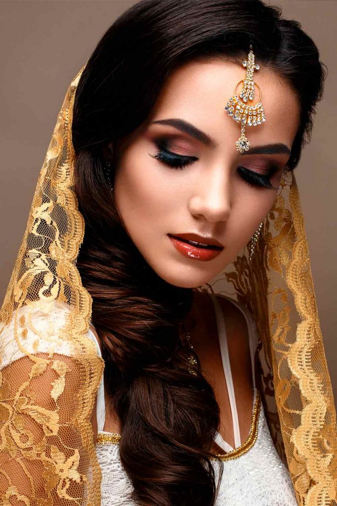 Indian Bridal Hairstyles For a Long Face